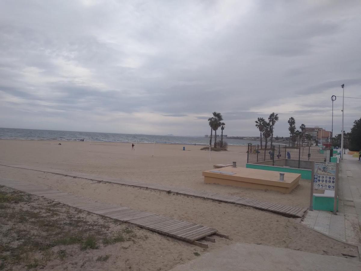 Apartamento en Torrevieja a 50m playa Bagian luar foto